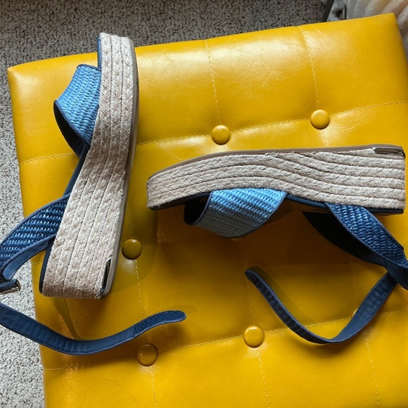 Sandals - Picture 3 of 8